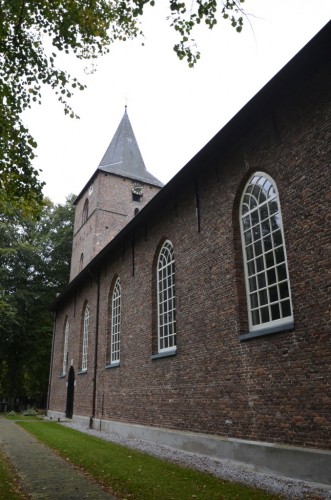 Zijaanzicht Dorpskerk Dalen